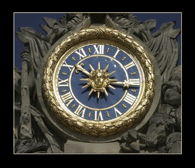 Guilded Clock with Frame Photo